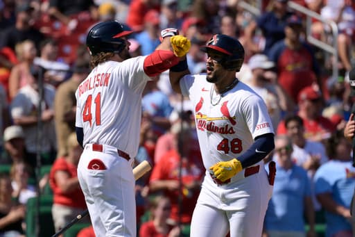 Brewers clinch NL Central despite 5-1 loss to Herrera and the Cardinals