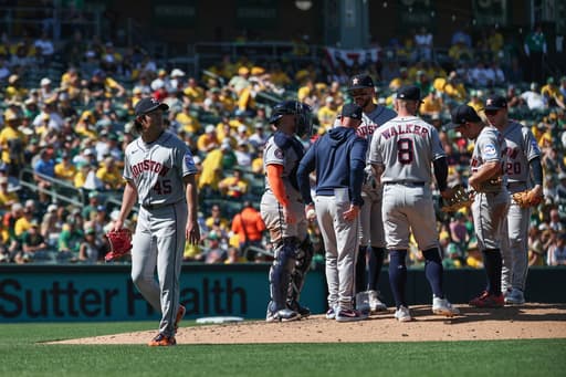 Walker homers, Peña gets 600th hit as Astros rout Athletics 11-0