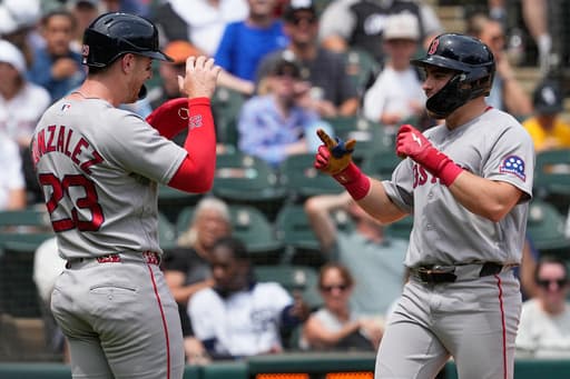 Durbin homers as the Red Sox beat the White Sox 2-1 for their 6th straight win
