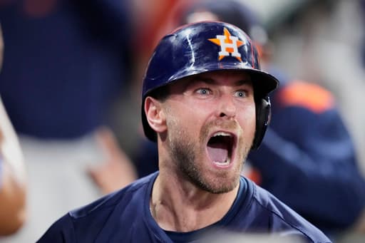 Hummel’s solo homer in 8th gives Astros win over Phillies