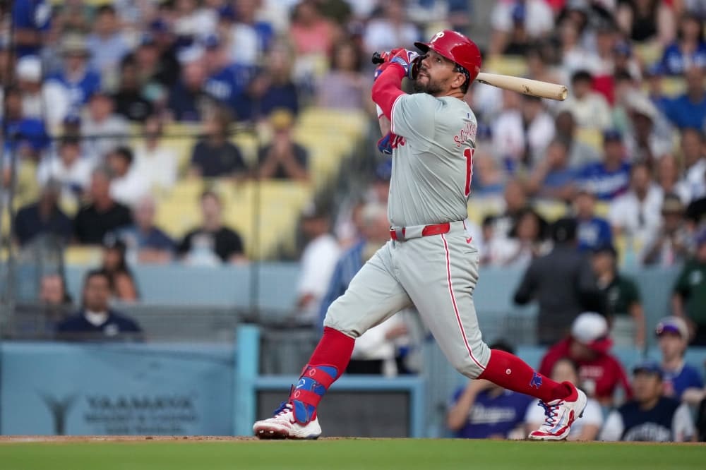 Kyle Schwarber slugs 3 homers and has 7 RBIs for Phillies against Dodgers