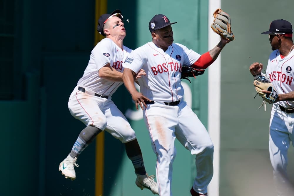 Red Sox LF Tyler O’Neill leaves game and gets 8 stitches to forehead after collision with teammate