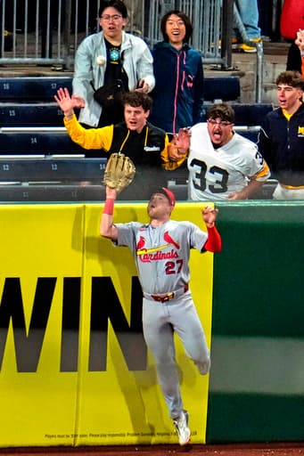 Nathan Church steals another homer, this time giving the Cardinals a win over the Pirates