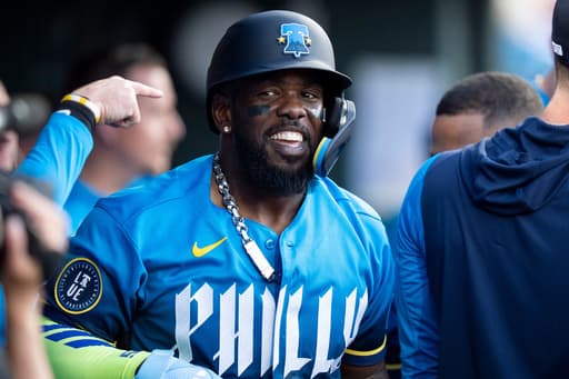 Phillies OF Adolis García leaves game because of pulled muscle in right shoulder