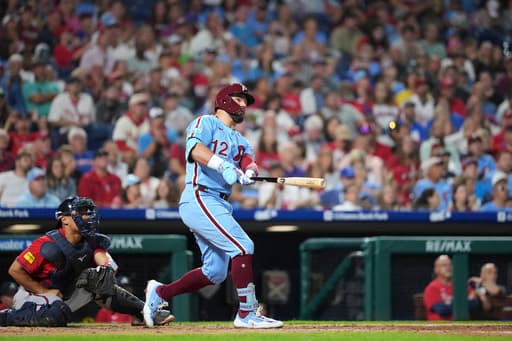 Kyle Schwarber hits 4 HRs, has Phillies-record 9 RBIs in 19-4 romp over the Braves