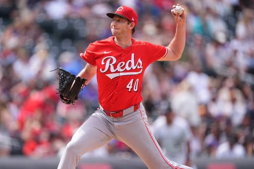 Lodolo tosses 7 strong innings as the Reds top the Rockies 8-1