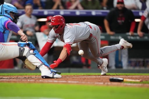 Spencer Steer’s inside-the-park homer sparks Reds’ 7-2 win over Rockies