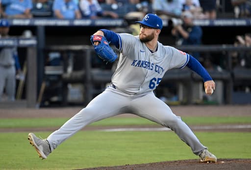 Royals lefty Noah Cameron takes a no-hitter into the 7th inning in his major league debut