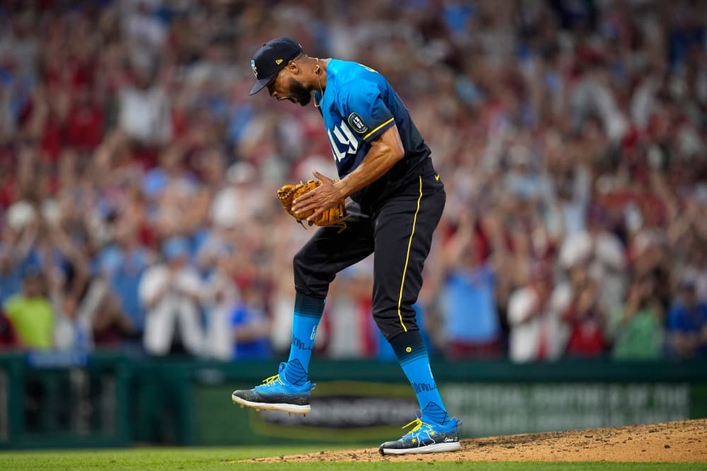 Phillies shut out Marlins 2-0 behind Christopher Sánchez’s first complete game