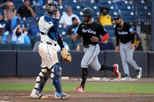 Hernandez gets go-ahead hit in 10th as Marlins outlast Morel, Rays 11-10