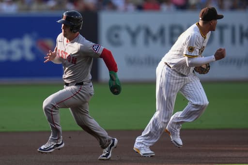Red Sox score go-ahead run on Machado’s failed hidden ball trick