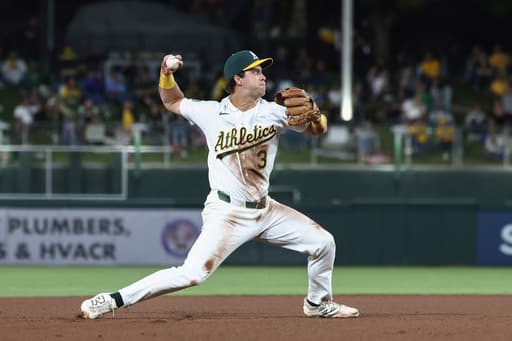 Athletics activate Max Muncy from injured list and send Darell Hernaiz to minors