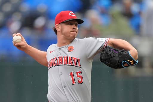 Reds closer Emilio Pagán returns on $20 million, 2-year deal, AP sources say