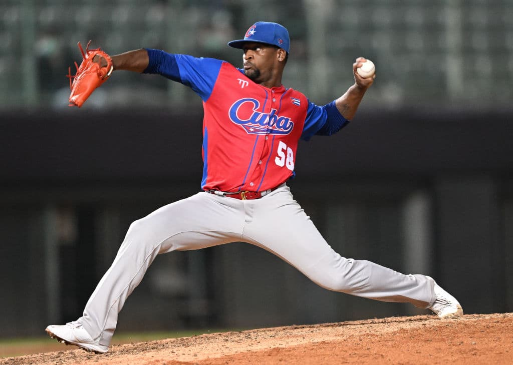 LAMP: Yoennis Yera Returning to Jalisco This Winter