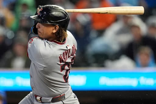 Naylor drives in 4 as Guardians beat Twins 6-2 for eighth straight victory
