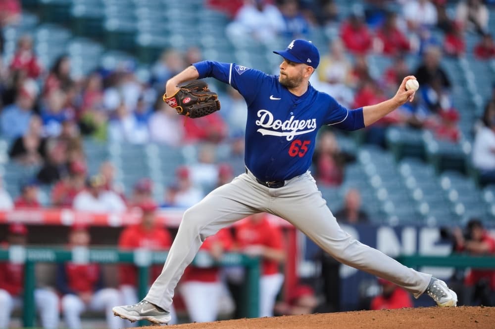 James Paxton gets a spot on the Dodgers’ active roster. He also gets a $2 million bonus
