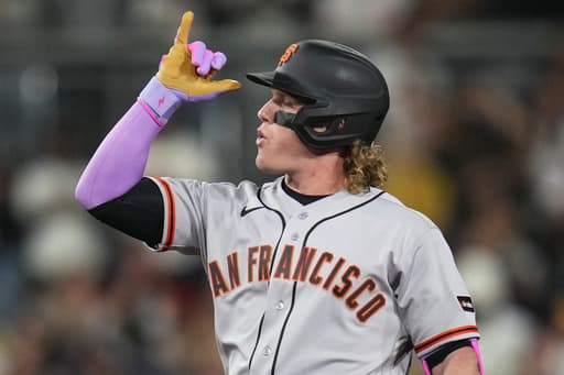 Giants place Bader, Oliva on 10-day IL and recall Brennan, Gilbert
