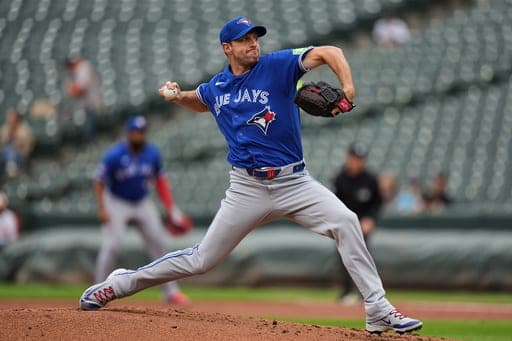 Toronto Blue Jays starting pitcher Max Scherzer delivers during the first inning in the first baseball game of a doubleheader against the Baltimore Orioles, Wednesday, Sept. 23, 2026, in Baltimore. (AP Photo/Stephanie Scarbrough) (AP Photo/Stephanie Scarbrough)