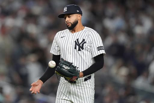 Devin Williams open to re-signing with the Yankees after adjusting to New York in rocky first season