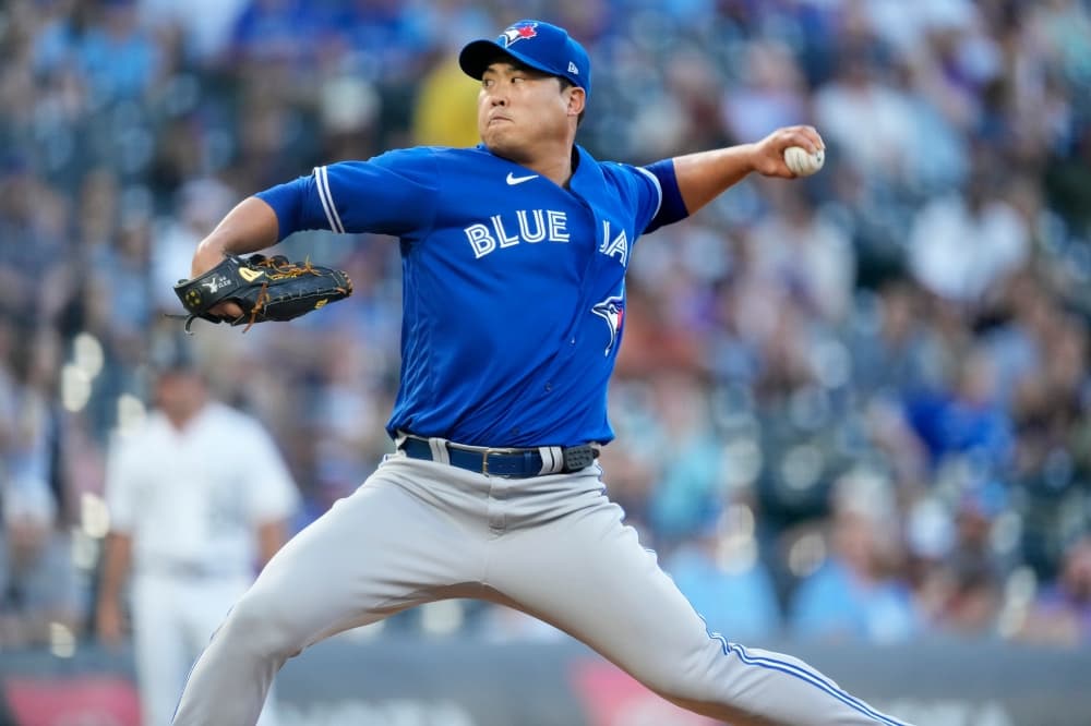 Former Blue Jays pitcher Ryu returns to South Korea’s Hanwha Eagles