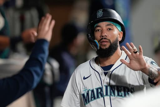 Mariners shortstop J.P. Crawford receives cortisone shot in his shoulder