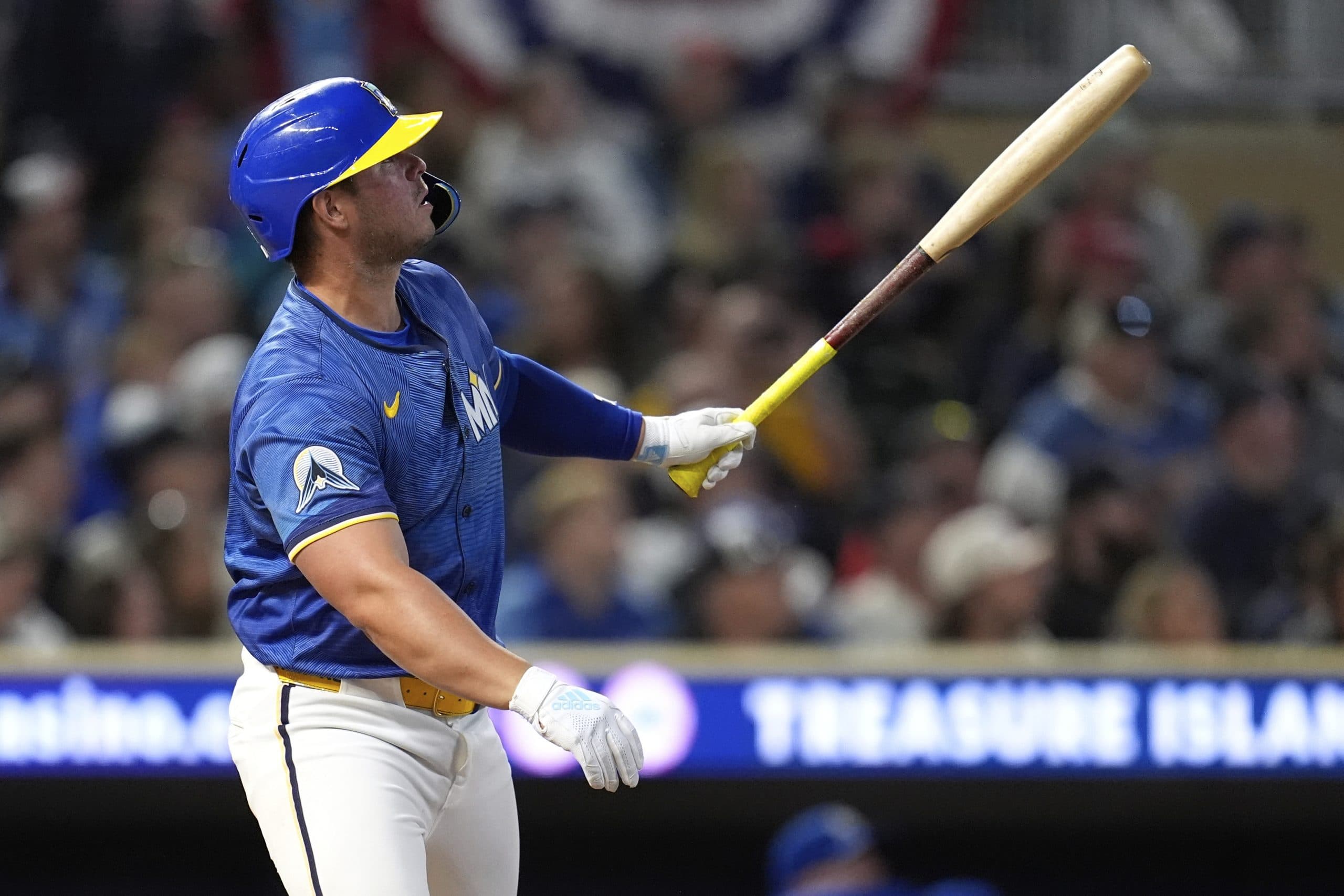 France’s 2-run homer in 9th lifts Twins over Royals 3-1 for 15th win in 17 games