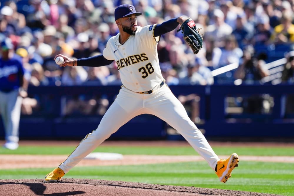 Brewers open season without All-Star closer Devin Williams because of stress fractures in his back