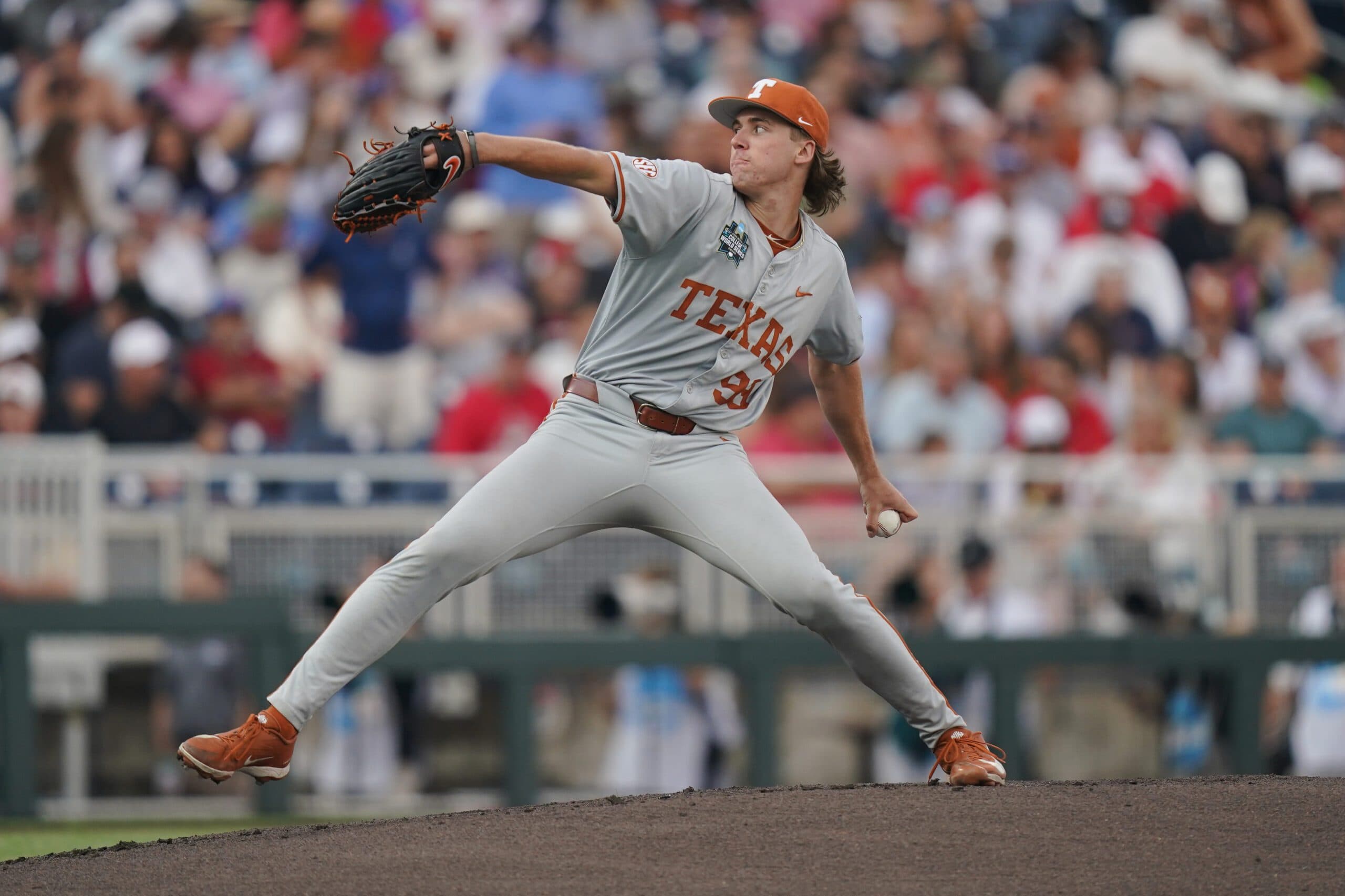 2026 Men’s College World Series: In Trouble Early, Schlossnagle and Texas Stick With Dylan Volantis To Save Bullpen
