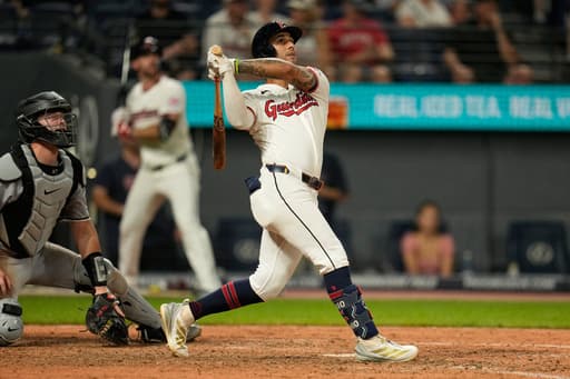 Brayan Rocchio hits 2-run homer in 9th to lift Guardians over White Sox 6-5 in AL Central showdown