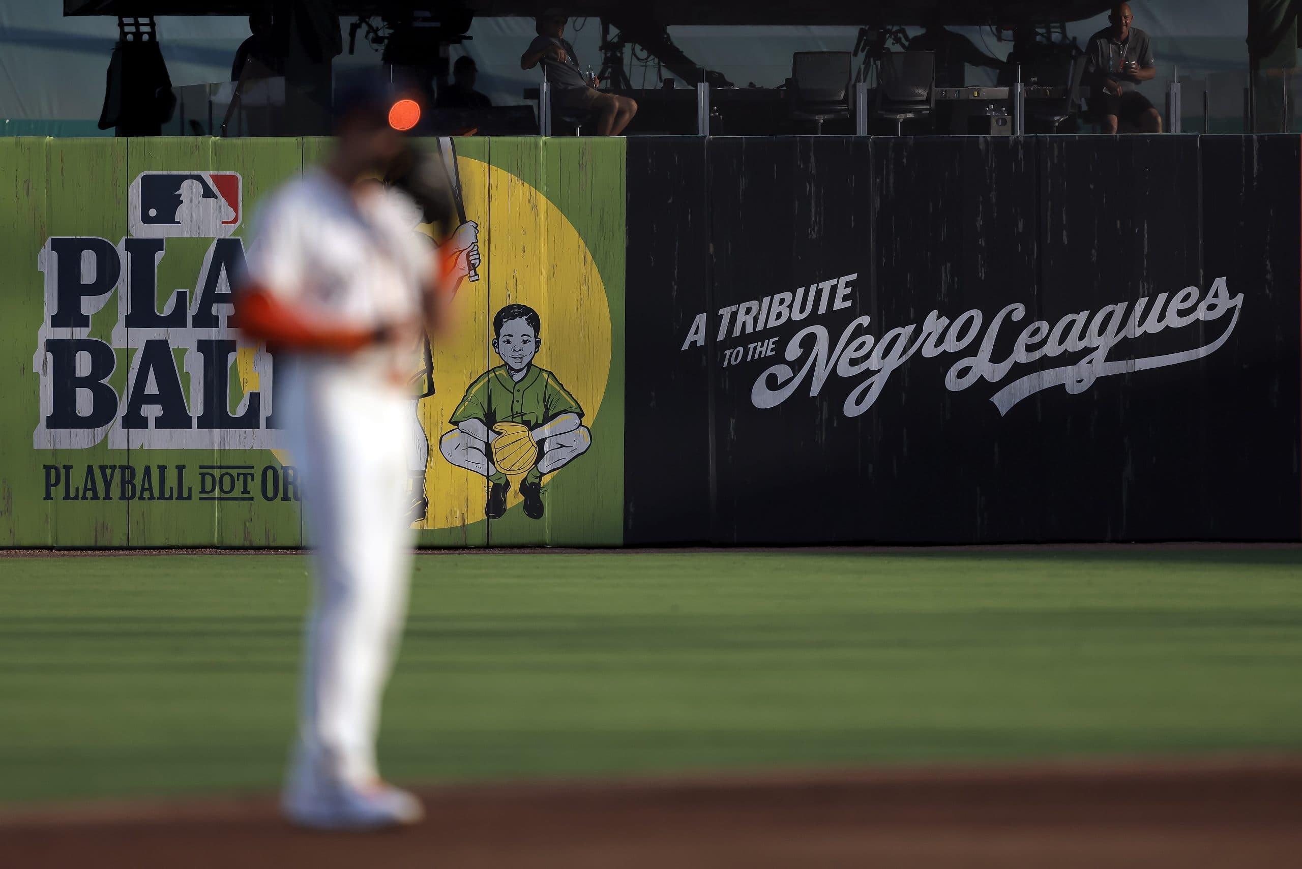 Historic Fields and Home Runs: One Thing From Every MLB Game Last Night