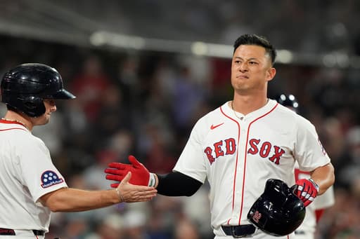 Details of Rob Refsnyder’s $6.25 million, 1-year contract with the Seattle Mariners