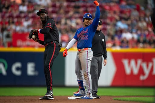 Díaz escapes in 9th inning as Mets hang on to beat Reds 5-4