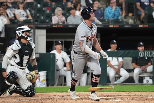 Red Sox 3B Alex Bregman starts running program, still far from returning from quad strain