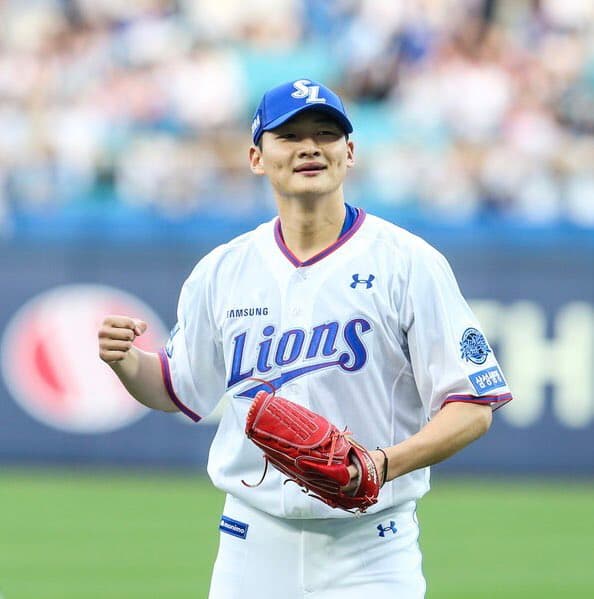 Samsung Lions Call Up No. Two Prospect Yook Sun-yeop