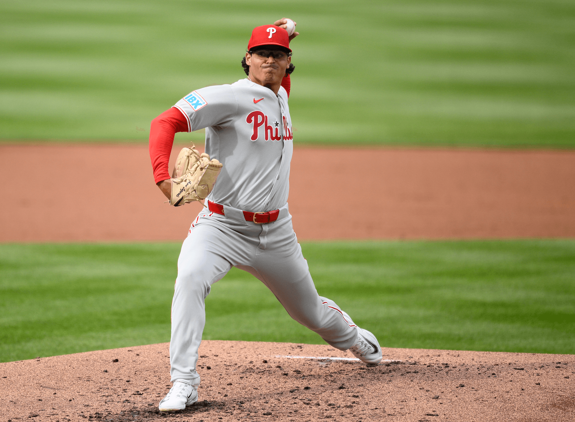 Phillies host the Dodgers on home winning streak