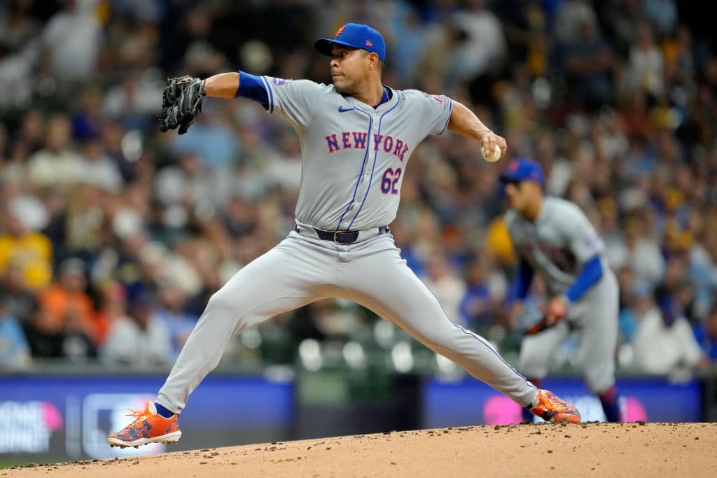 Pitchers From Colombia and Venezuela Dueled In MLB Division Series