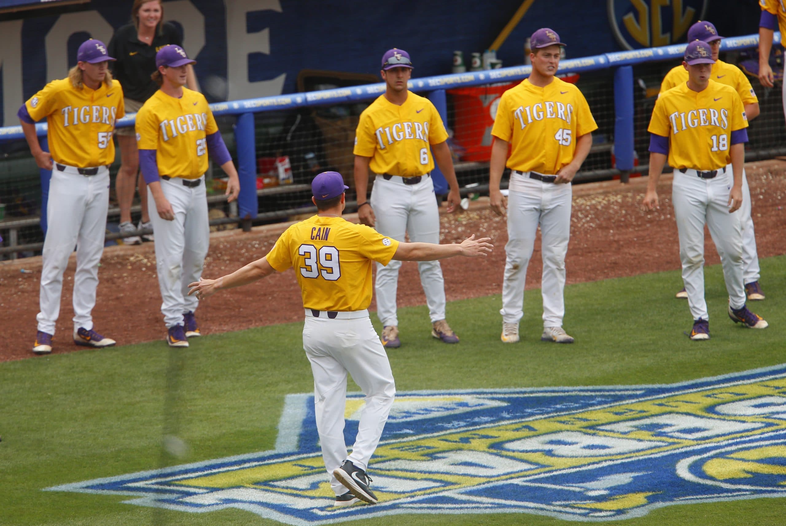 Anthony Eyanson Puts Together a Highlight Start for LSU