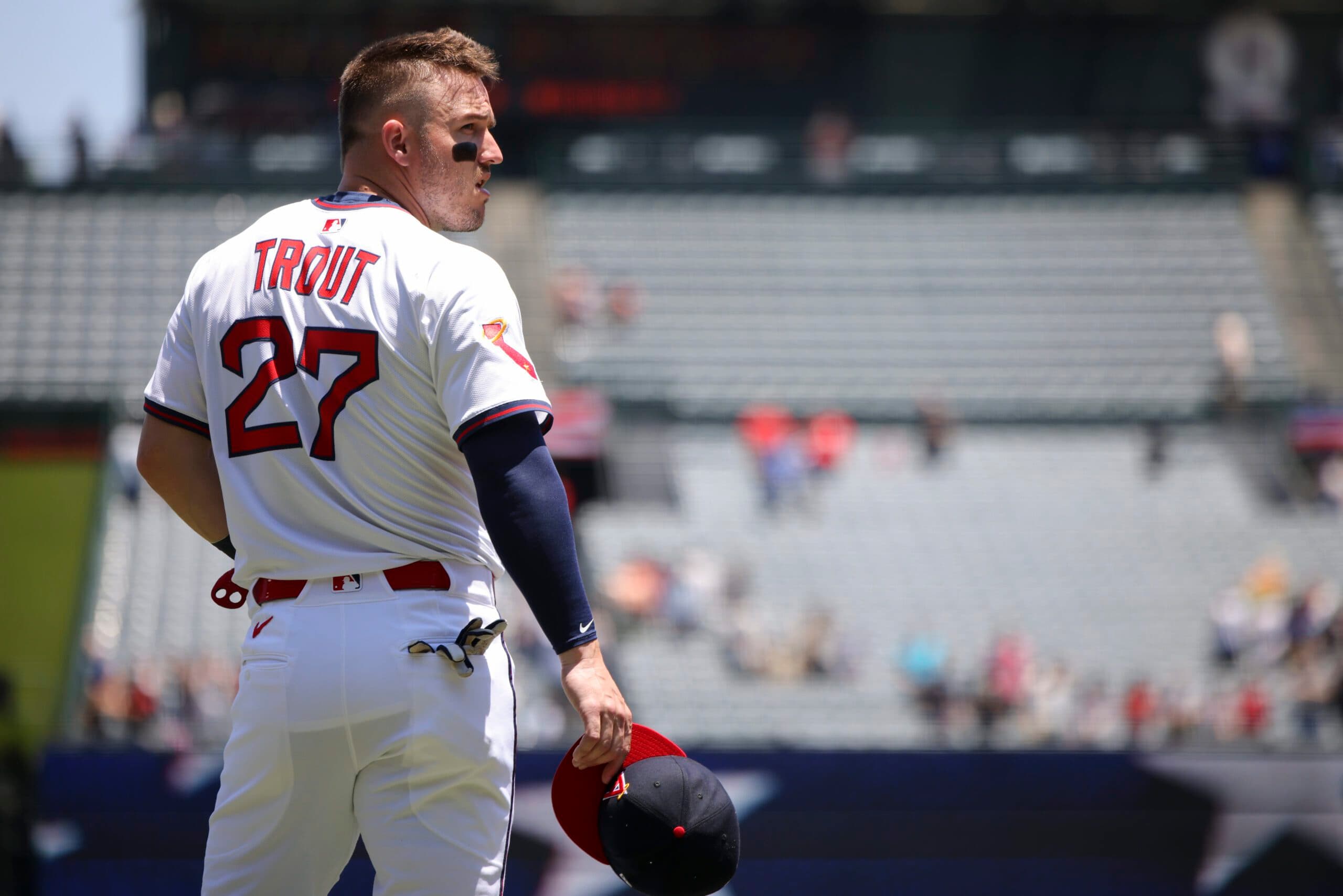 Angels visit the Phillies to begin 3-game series
