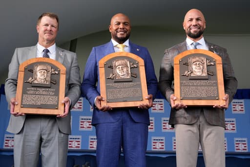 Beltrán, Jones and Kent pay tribute to home and family during Baseball Hall of Fame inductions