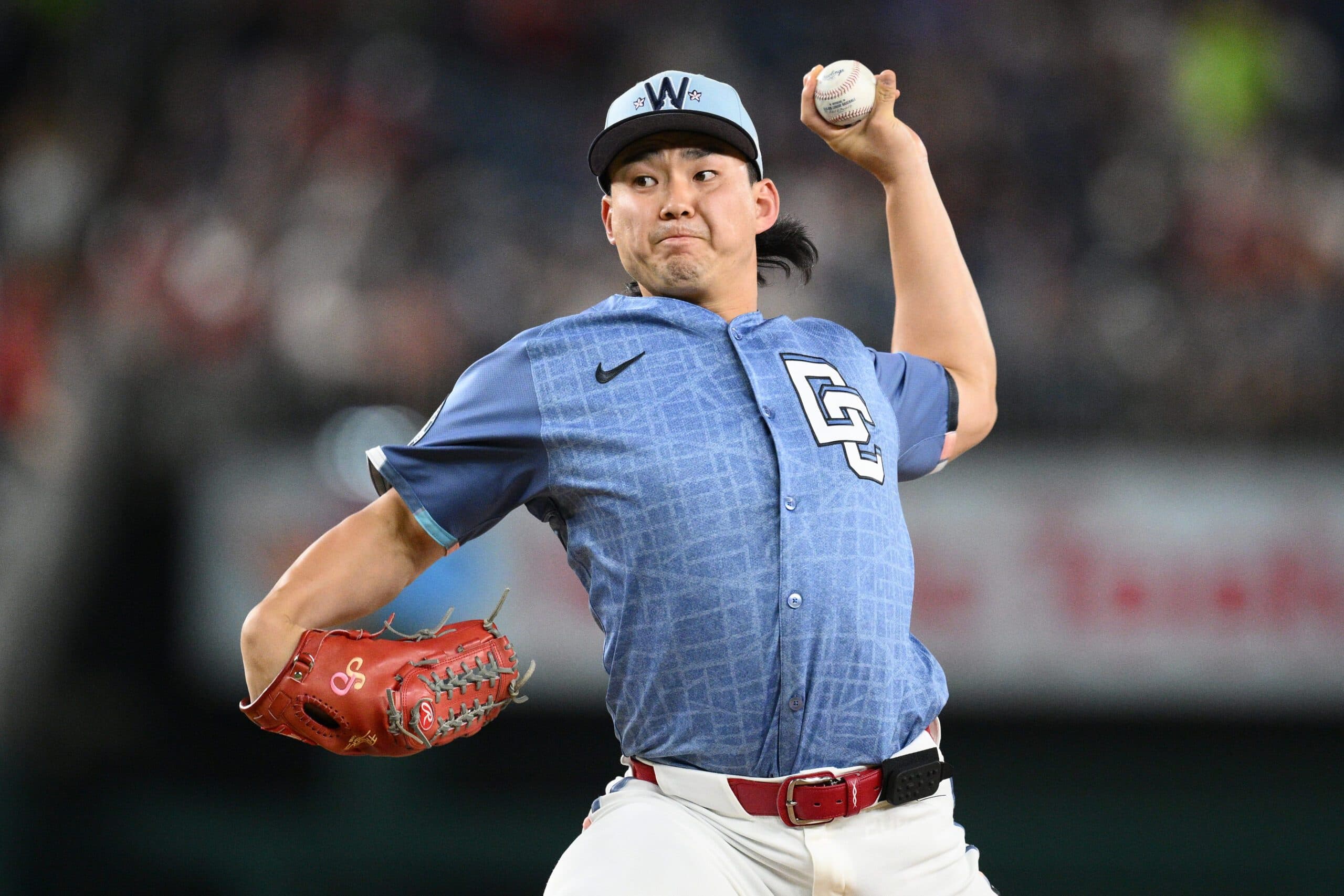 Shinnosuke Ogasawara Signs with Yomiuri Giants