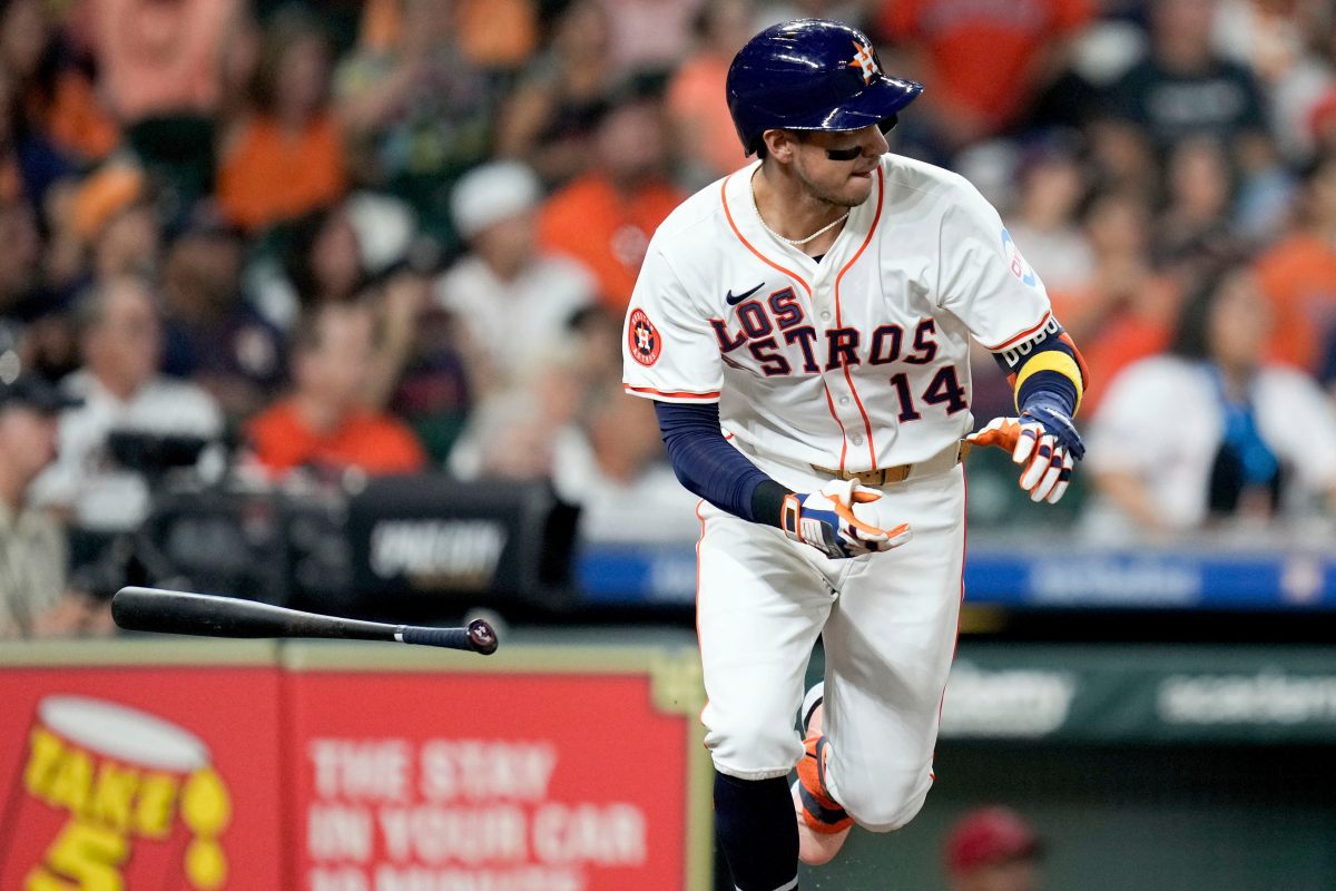 Houston Astros' Mauricio Dubón at bat during a 2024 game. Dubón, a Honduran utility player, recently declined an invitation to play for Nicaragua in the 2026 World Baseball Classic.