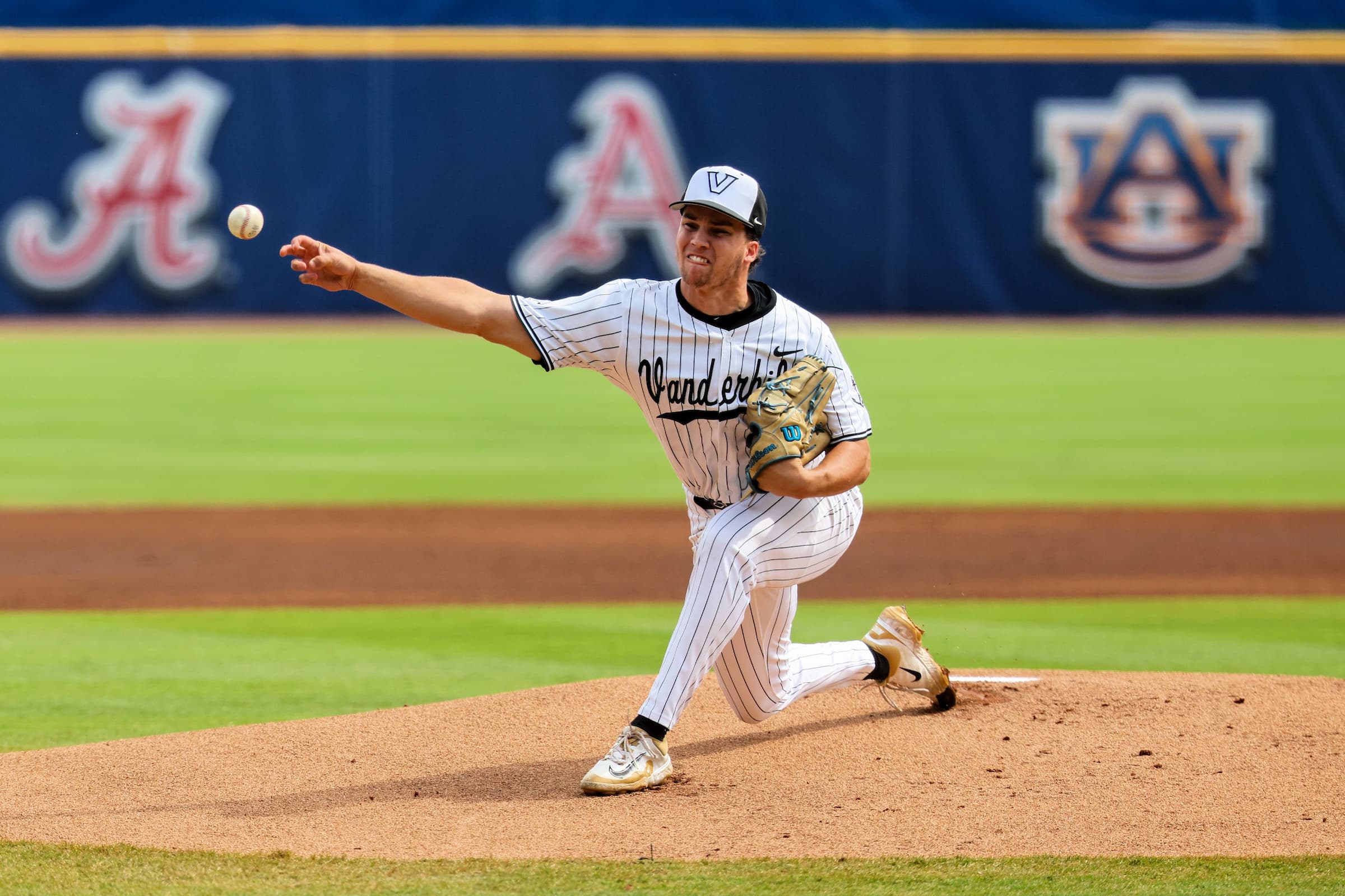 Vanderbilt Shuts Out Tennessee 10-0 to Reach SEC Championship Game