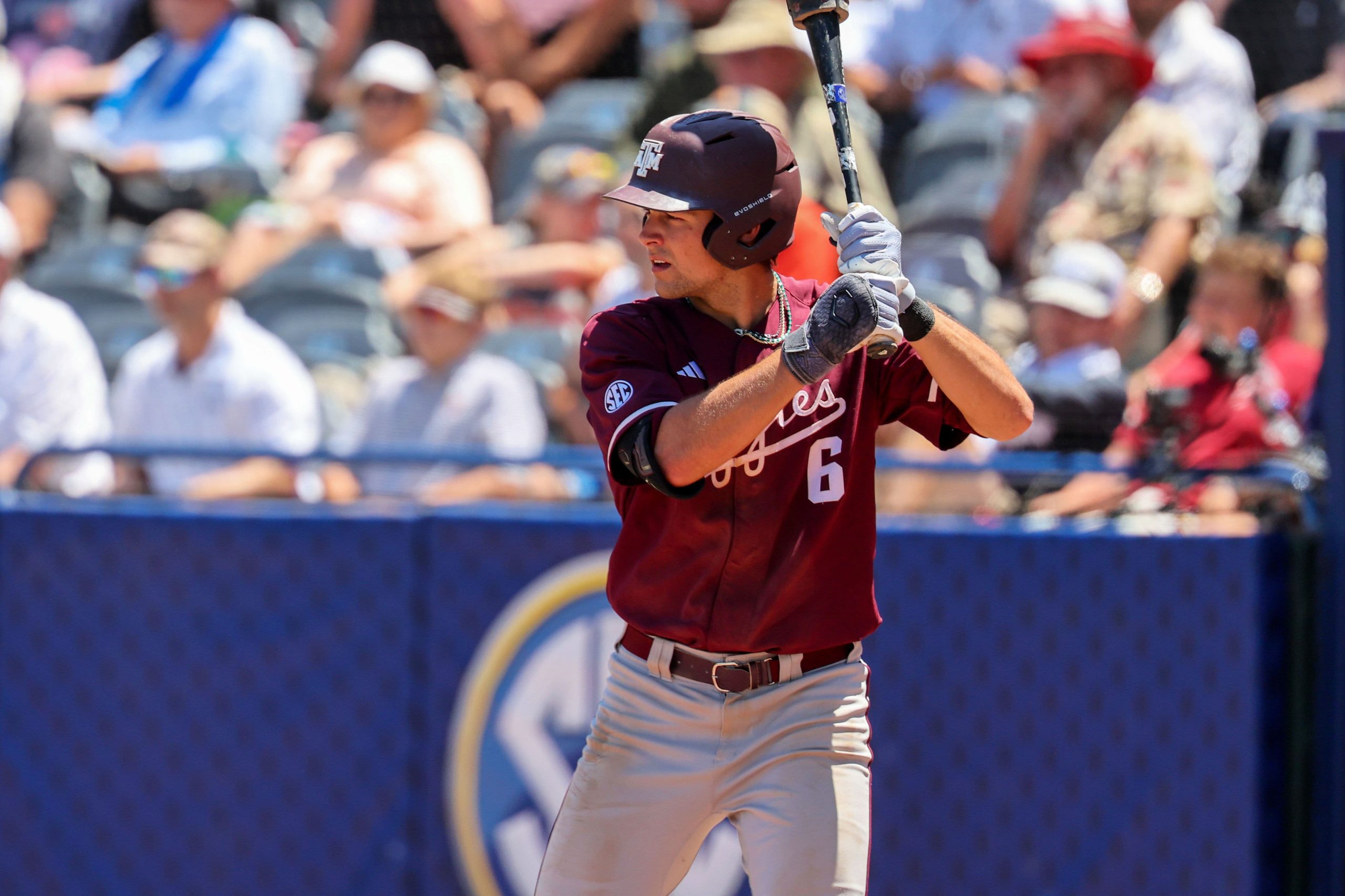 Kaeden Kent hits 3 run homer for Texas A&M