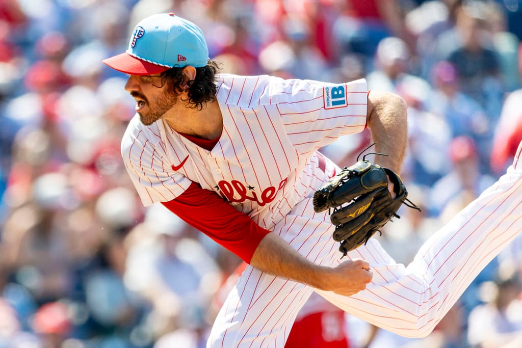 Title: Reds Phillies BaseballImage ID: 25186630312080 Article: Philadelphia Phillies relief pitcher Jordan Romano (68) in action during a baseball game against the Cincinnati Reds, Friday, July 4, 2025, in Philadelphia. (AP Photo/Laurence Kesterson) 