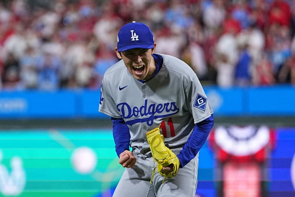 AP25278064807426 1 - World Baseball Network Los Angeles Dodgers pitcher Roki Sasaki reacts after the Dodgers defeated the Philadelphia Phillies in Game 1 of baseball's National League Division Series, Saturday, Oct. 4, 2025, in Philadelphia
