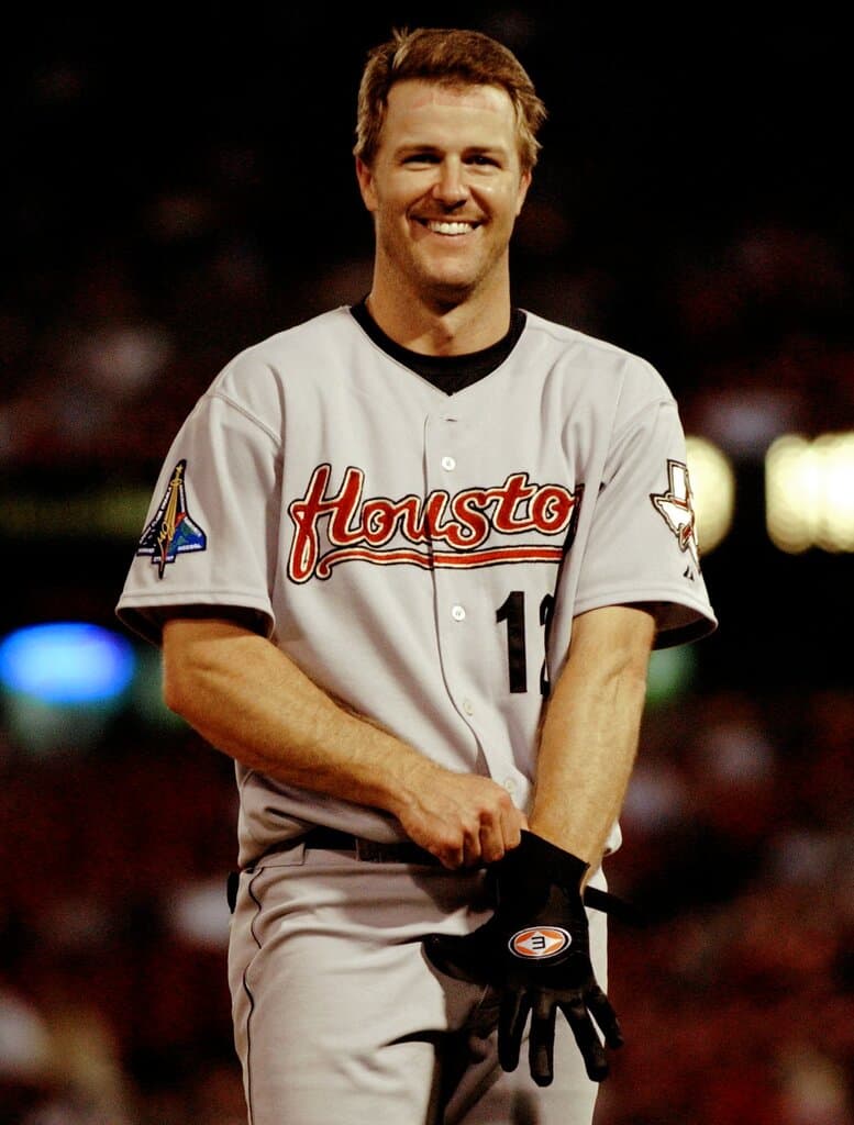 Hall of Famer Jeff Kent, shown smiling as he prepares to take the field during Houston’s 7–4 win over the St. Louis Cardinals on May 29, 2003, at Busch Stadium. Kent sparked an eighth-inning rally and added a two-run double in the ninth. (AP Photo/Kyle Ericson)