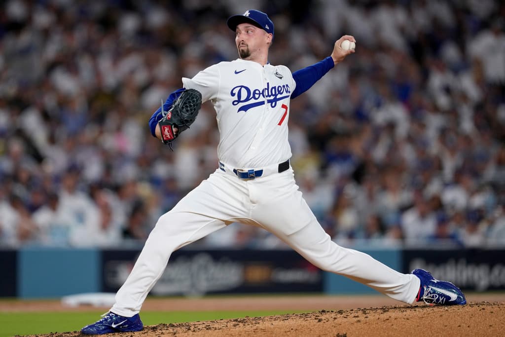 Title: World Series Blue Jays Dodgers Baseball Image ID: 25303048125540 Article: Los Angeles Dodgers' pitcher Blake Snell throws against the Toronto Blue Jays during the fourth inning in Game 5 of baseball's World Series, Wednesday, Oct. 29, 2025, in Los Angeles. (AP Photo/Ashley Landis)