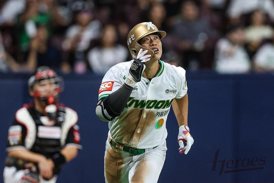 Song Sung-mun, infielder for the Kiwoom Heroes of the KBO League, pictured during a game.